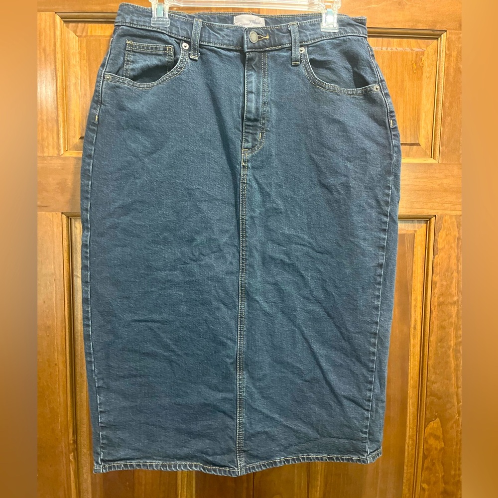 Universal Thread Women's Classic Dark Denim High Rise Midi Skirt, Size 10